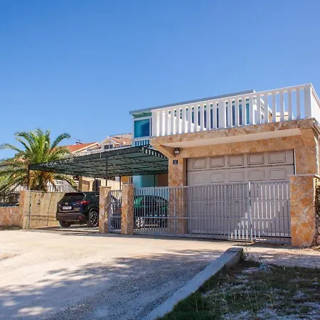 Marcel Mit Meerblick Lägenhet Trogir